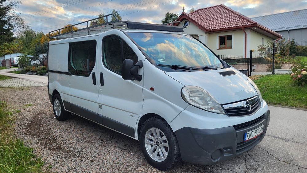 Opel Vivaro 2012 r 6 osobowy oryginalna holenderka 115 long