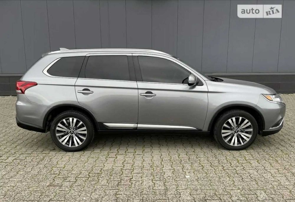 Продам Mitsubishi Outlander 2019