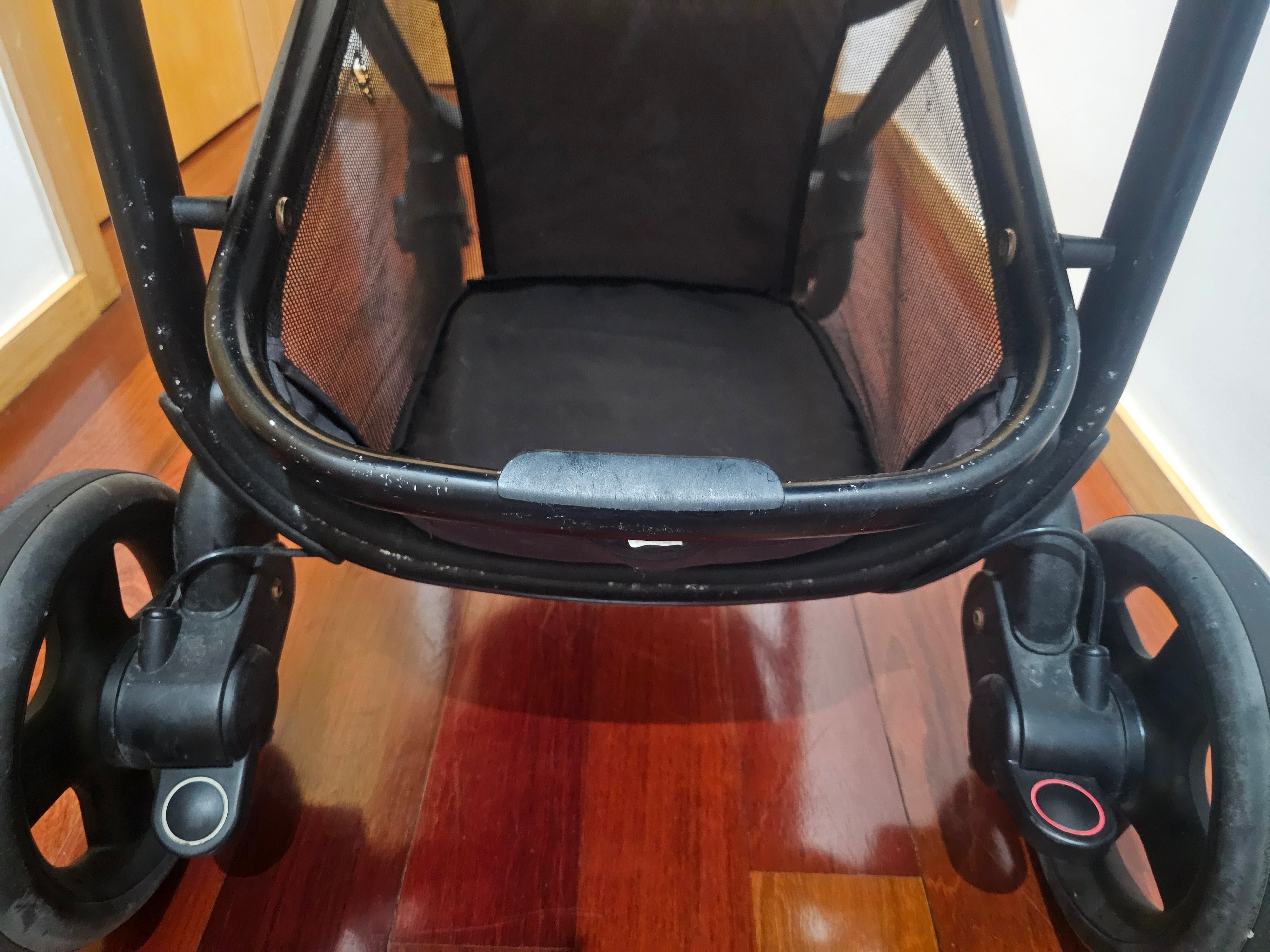 Carrinho da marca Maxi Cosi