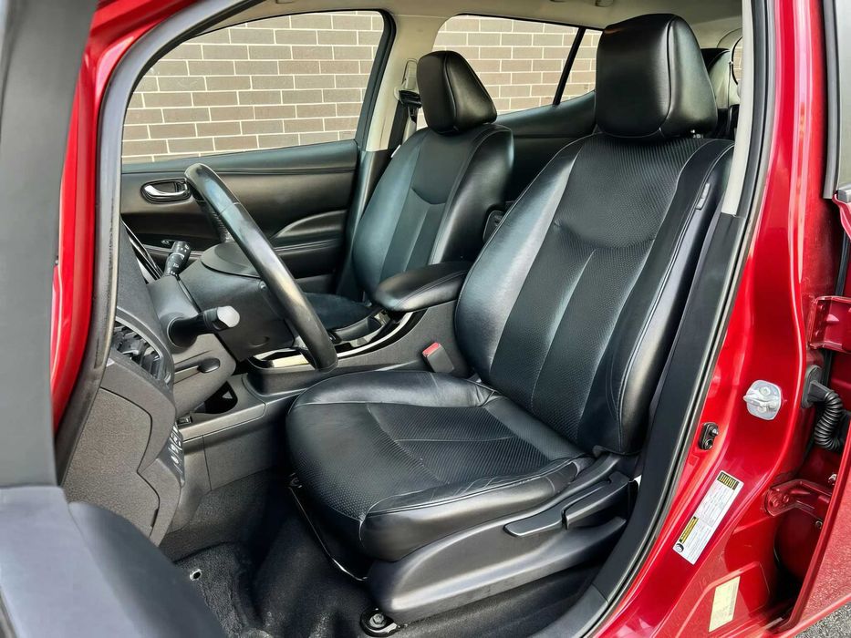 Nissan LEAF      2015