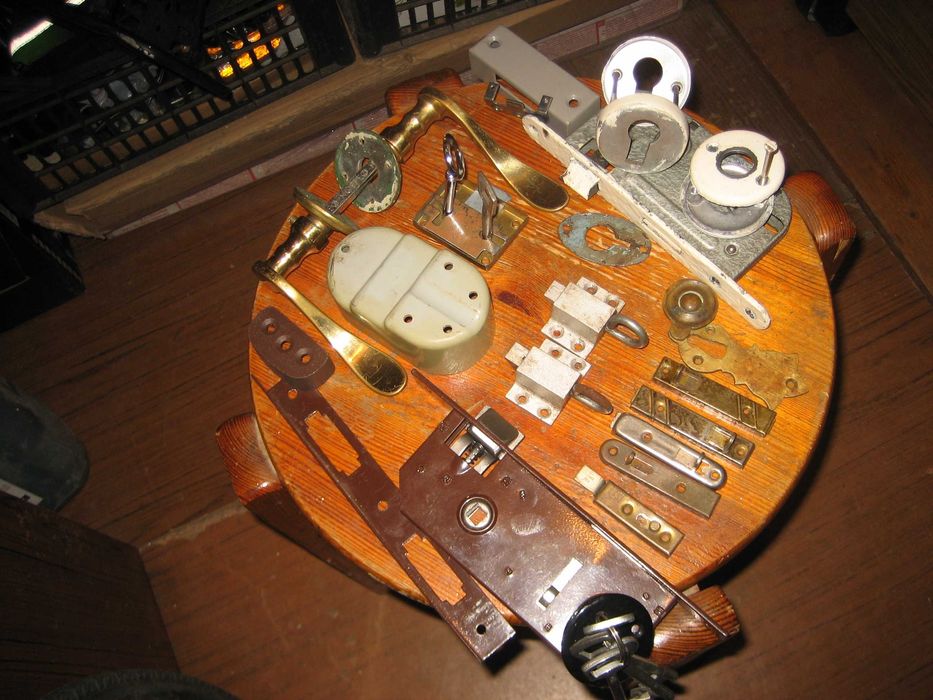 akcesoria  do drzwi i mebli  różnorakie , sprawne i efektywne