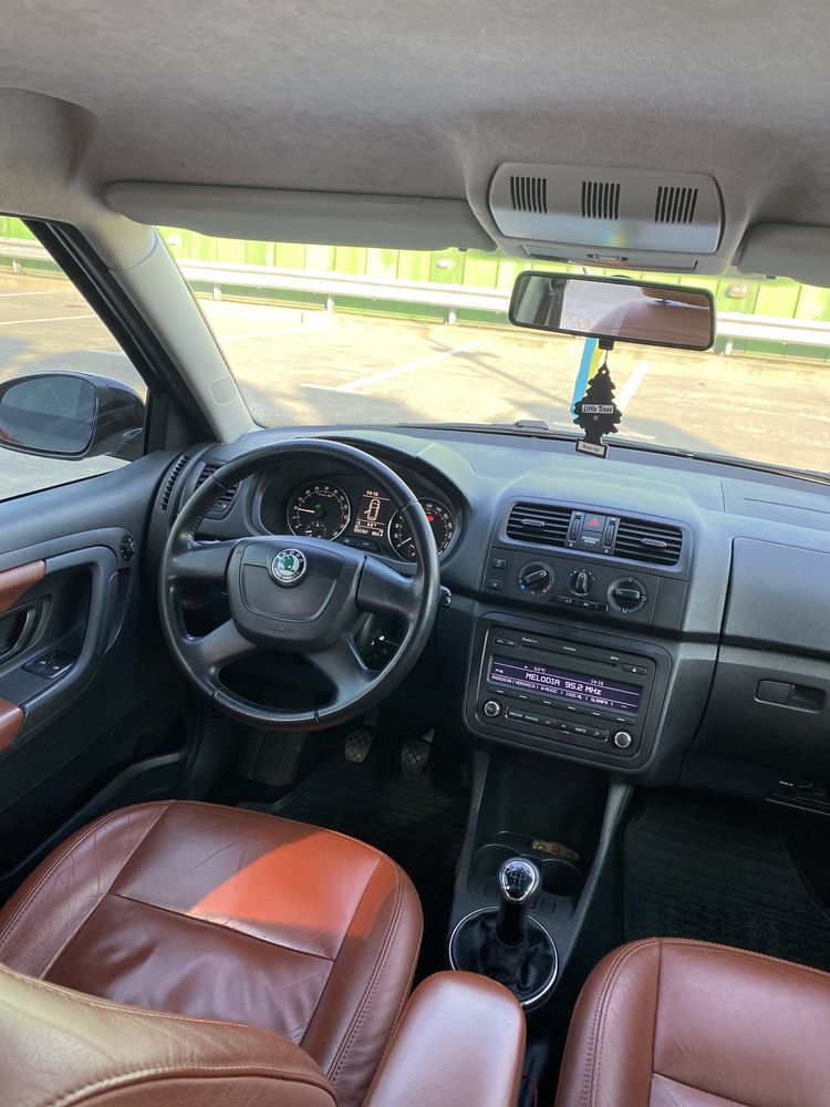 Skoda fabia 2010рік.