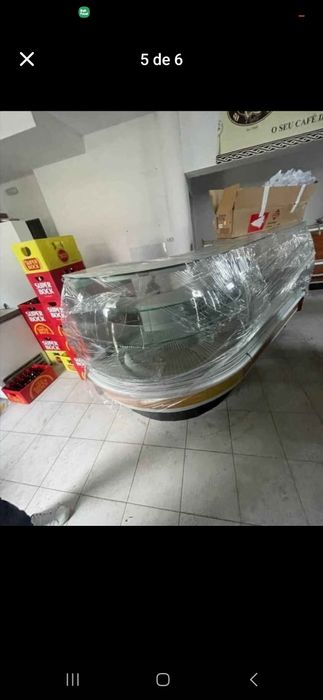 Balcão e vitrine refrigerada