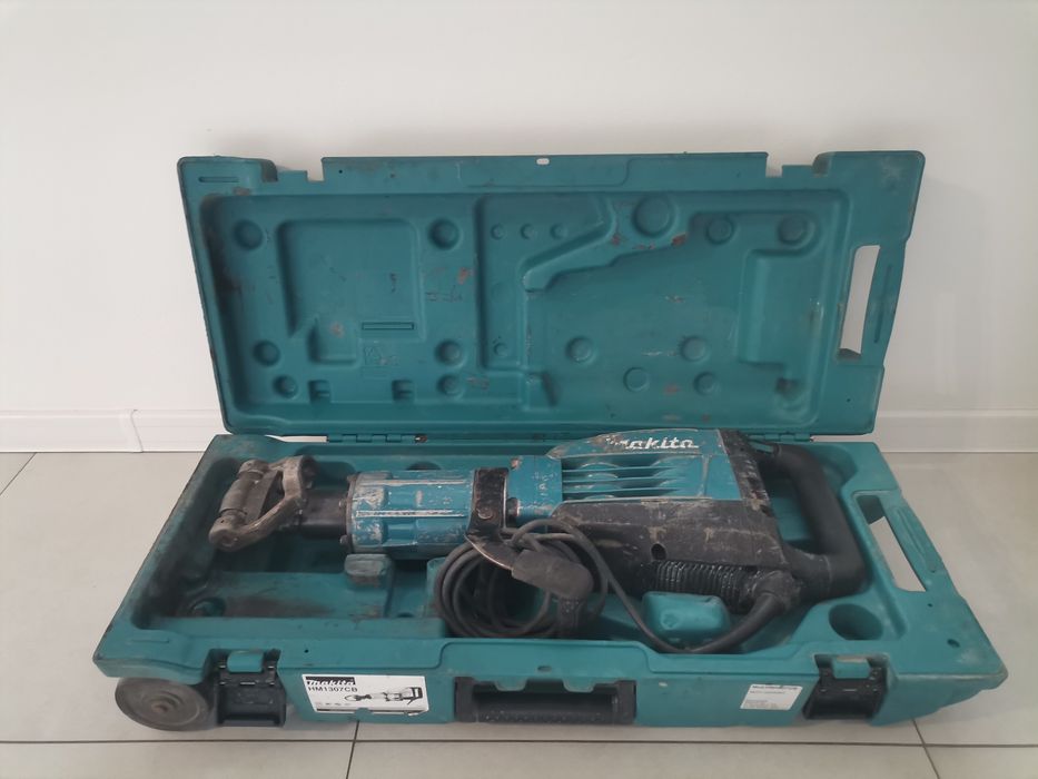 Młot Wyburzeniowy Udarowyh Makita HM 1307CB