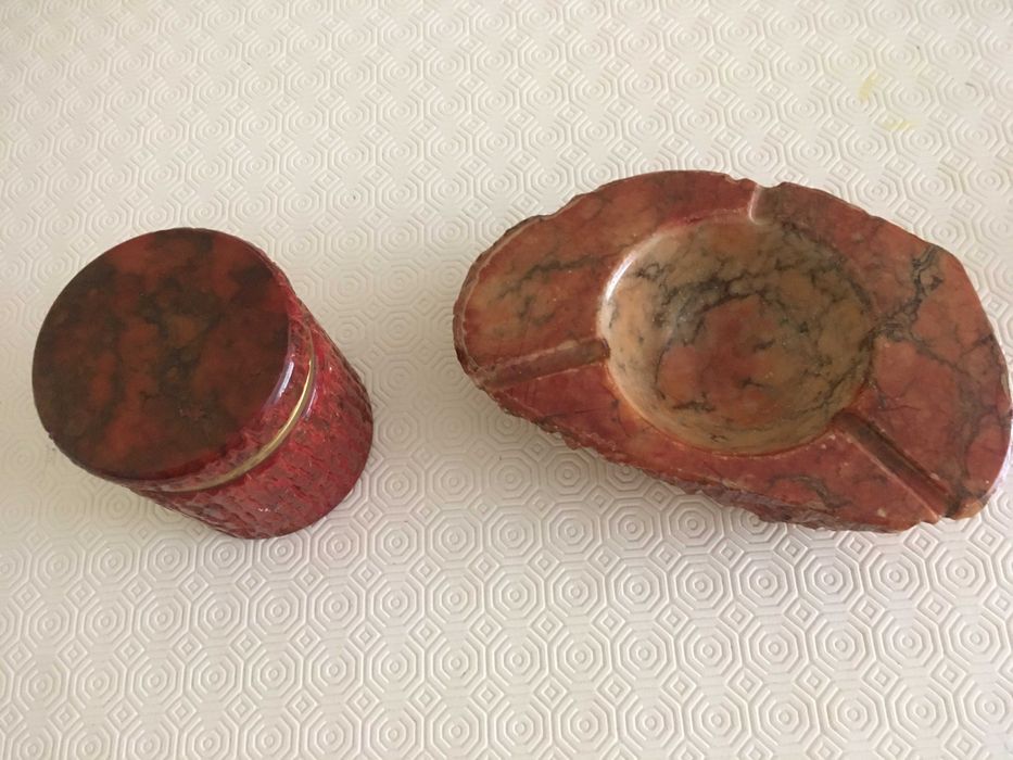 Cinzeiro e Cigarreira em alabastro