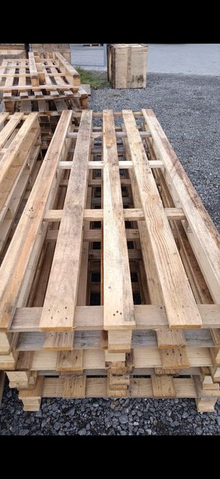 Paleta drewniana o roznych rozmiarach