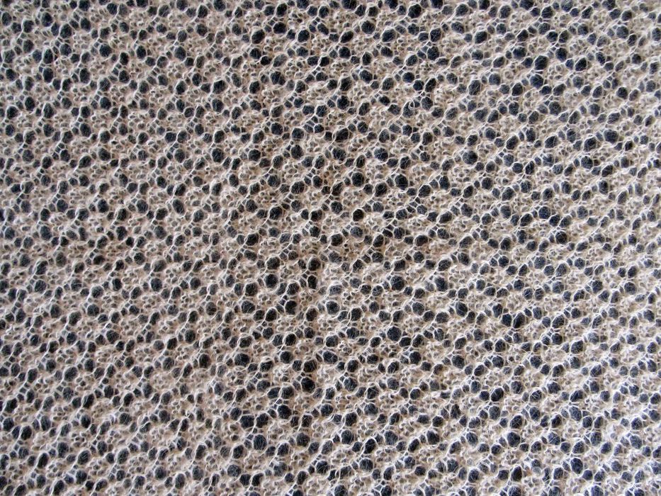 Платок пуховый вязаный