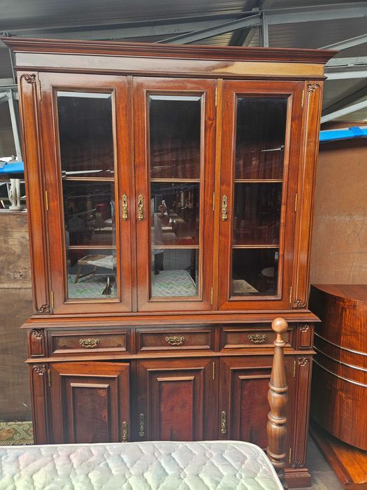 Móvel livreiro - Bom estado geral