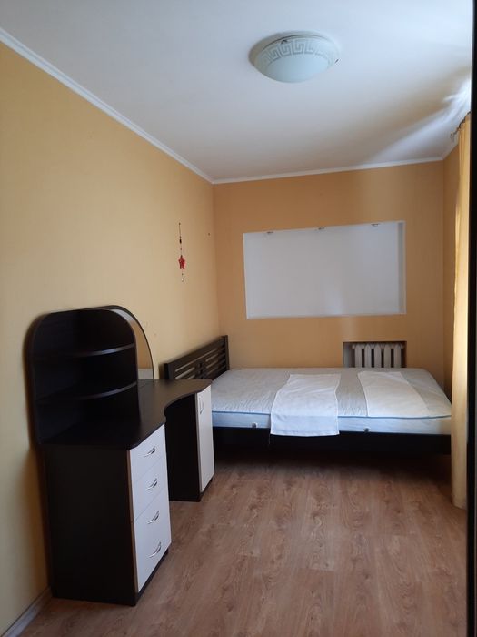 Сдам 2-кв на пр.Поля в отличном месте 12000