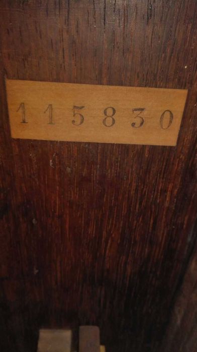 Piano sem cauda muito antigo