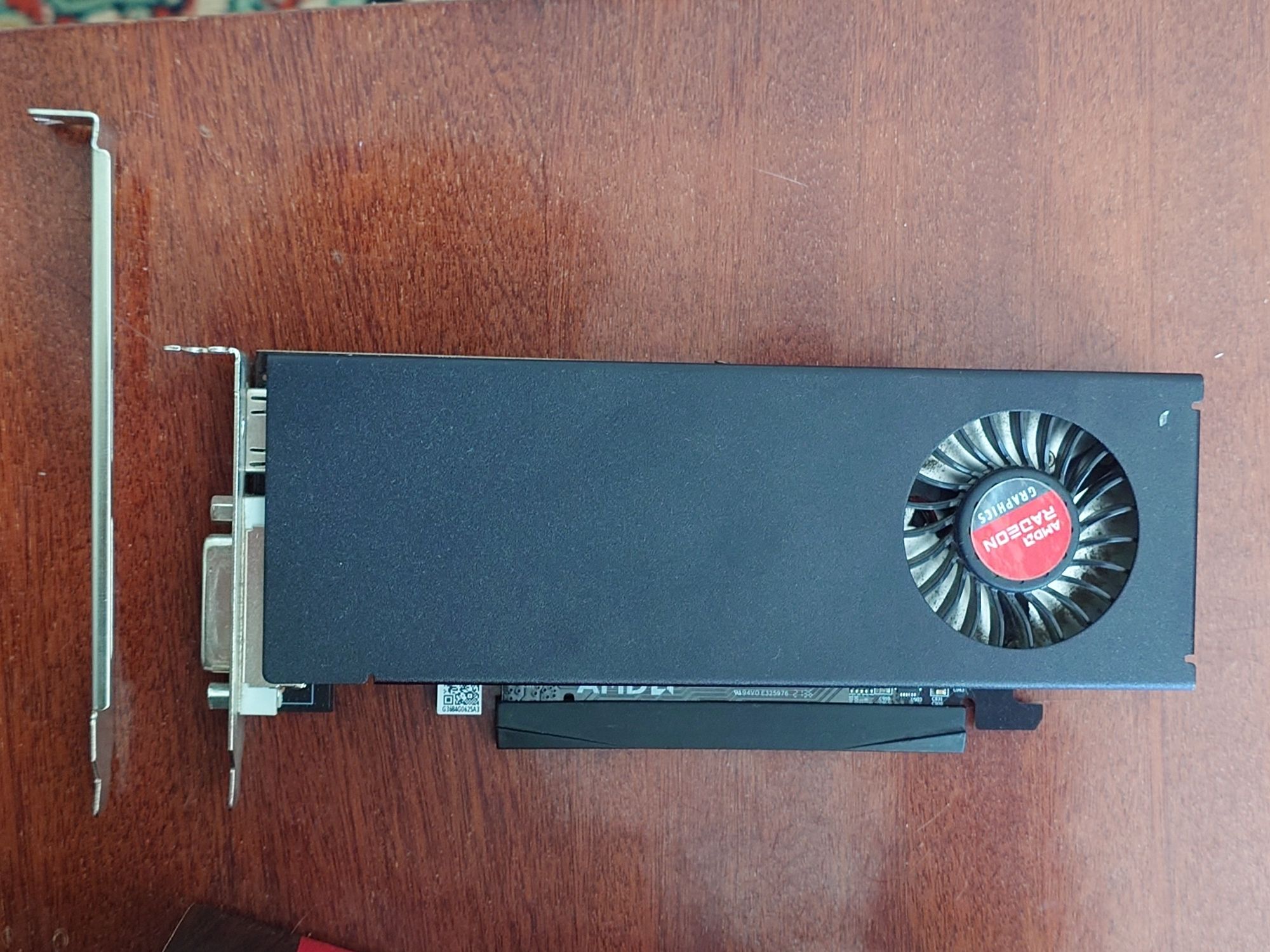 Продам відеокарту Radeon RX550 LP 4GB DDR5