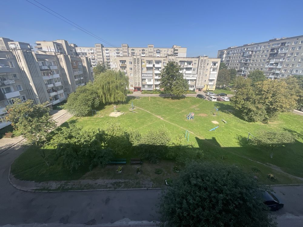 Продам 4 кімнатну квартиру