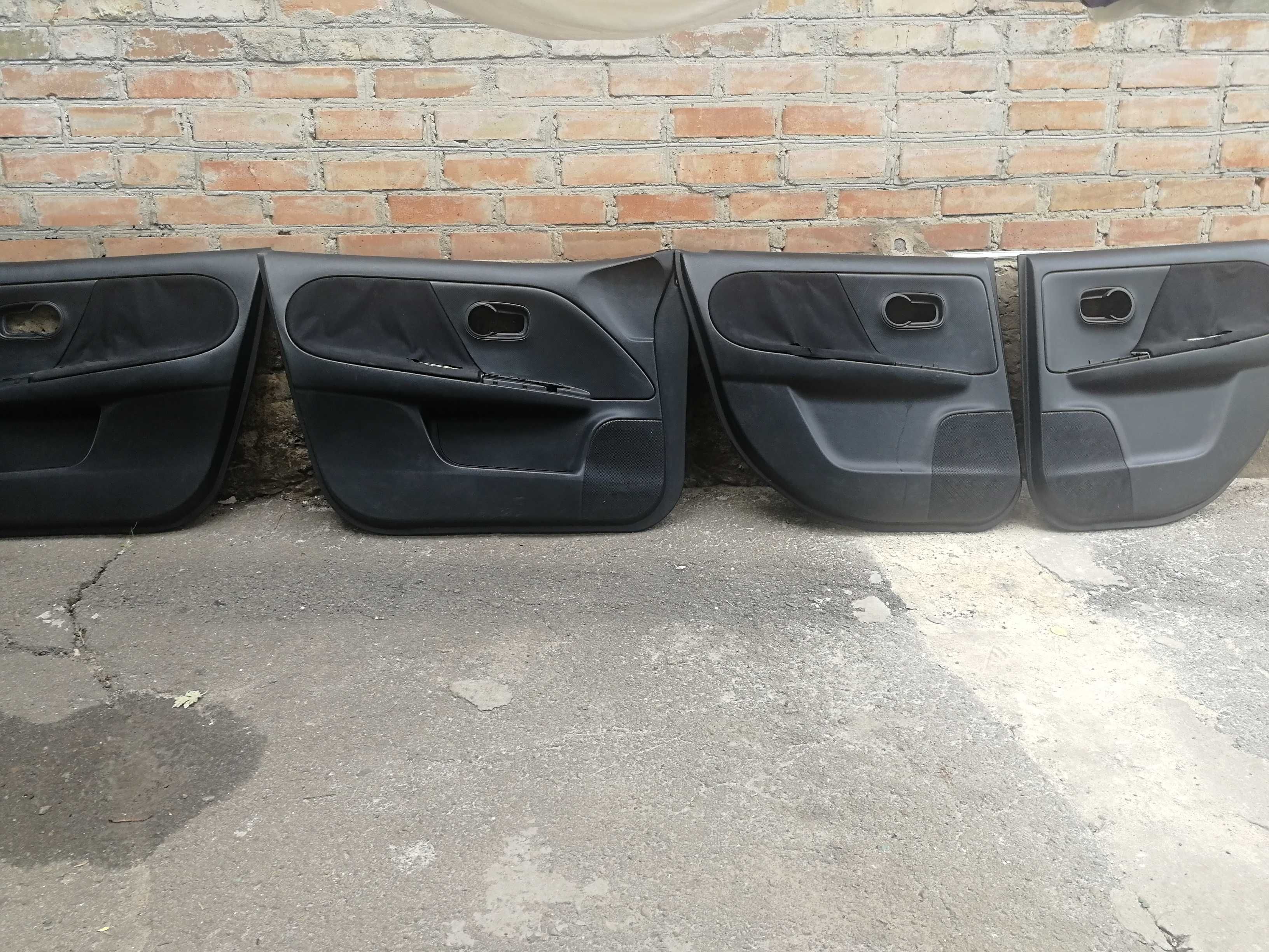 Продам комплект карт дверей для Nissan Noyt Е11, с 2006-2013
