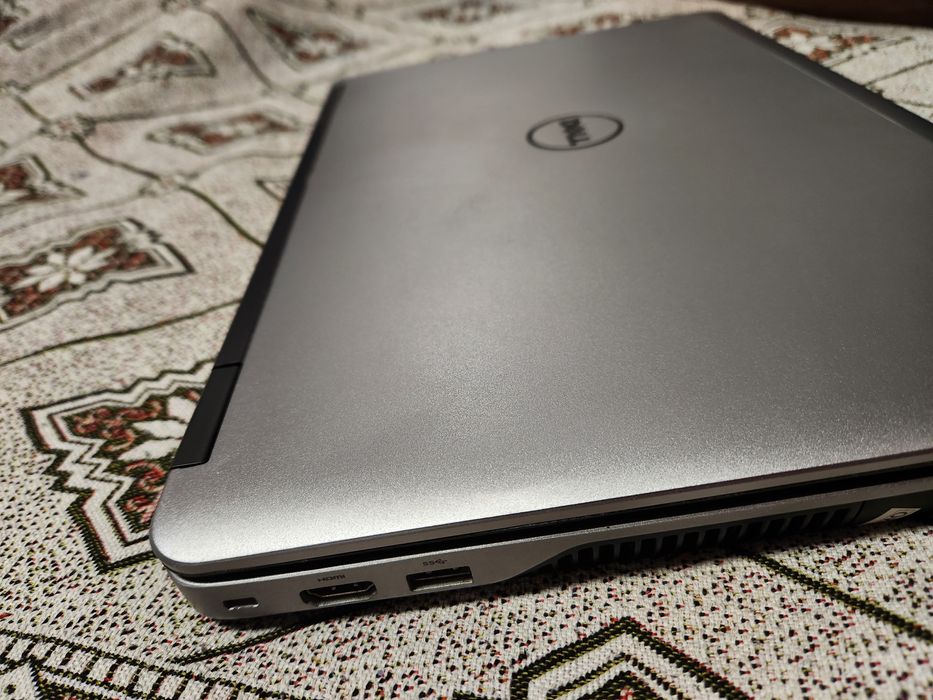 Ноутбук dell latitude