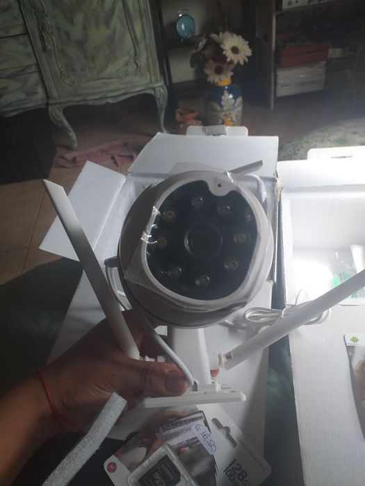 2 câmaras de segurança da marca Denver IOC-221