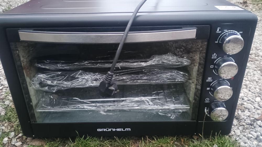 Продам електричну духовку . Духовий шкаф.