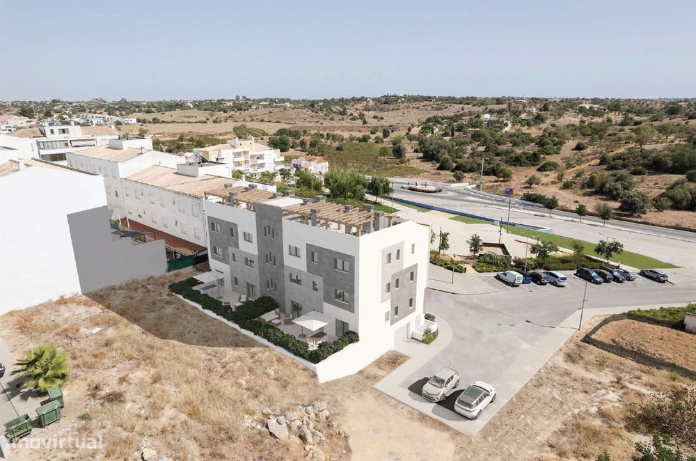 Apartamento T3, Estômbar, Lagoa