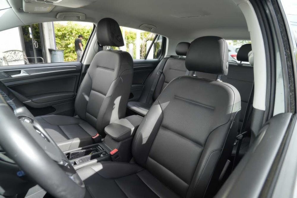 Volkswagen e-Golf SEL Premium      2019