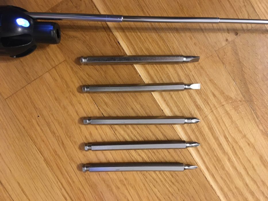 Screwdrivers wielofunkcyjne urządzenie - młotek, śrubokręt, latarka