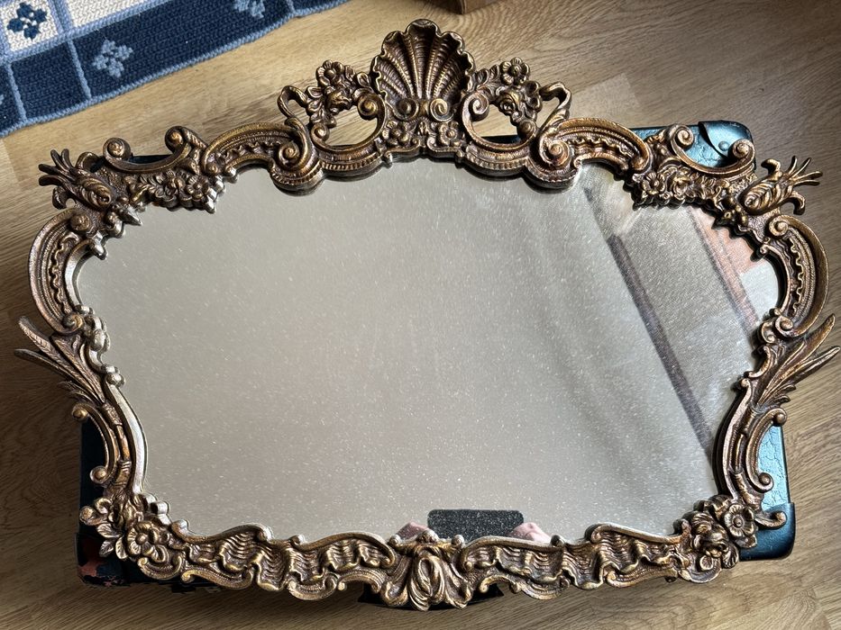 Espelho antigo em ferro