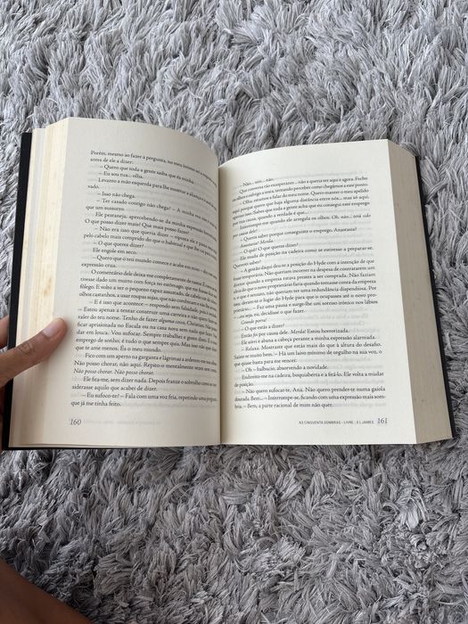 Livro as Cinquenta Sombras Livre III