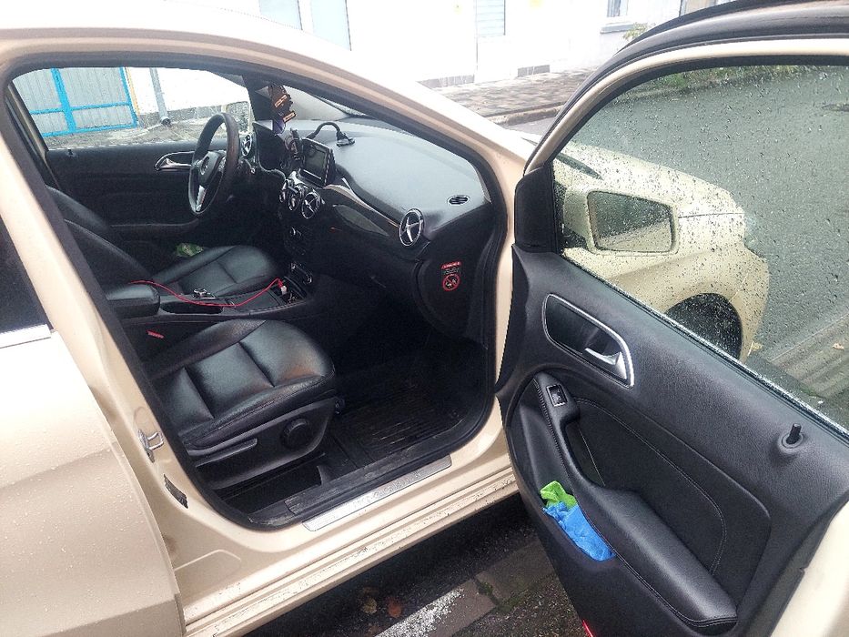 Mersedes Ben's b180 w246