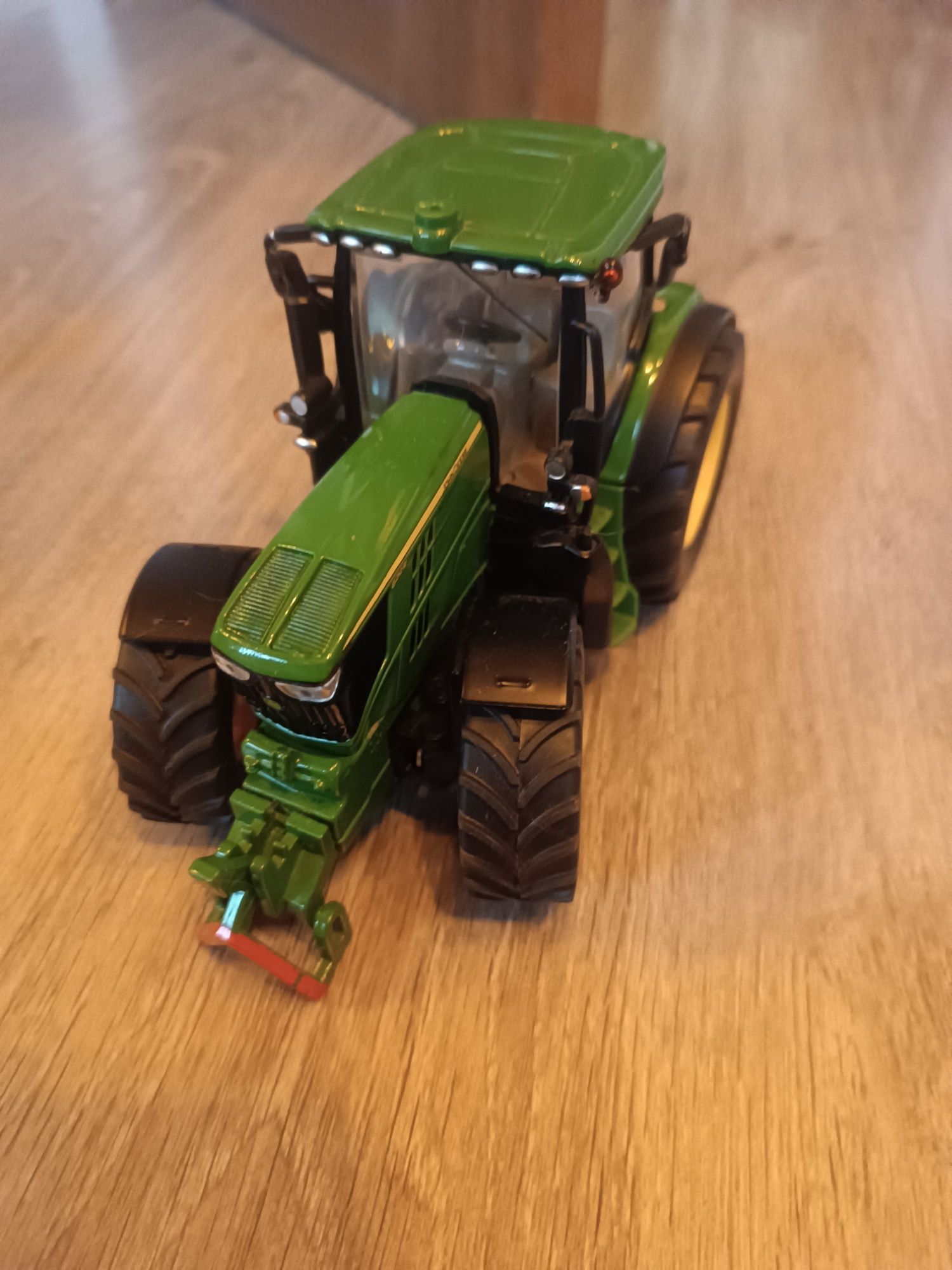 Ciągnik John Deere siku