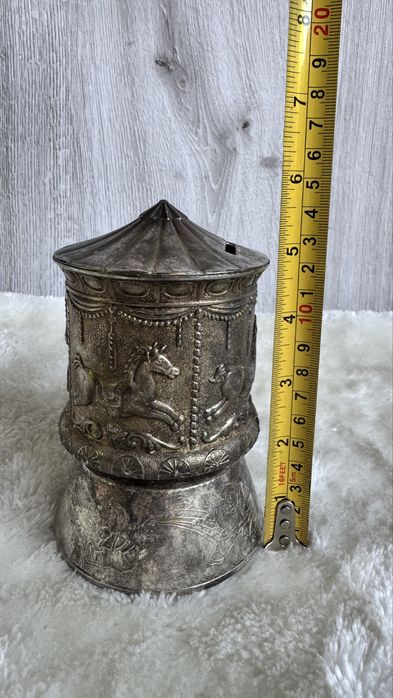 Posrebrzana skarbonka z pozytywką