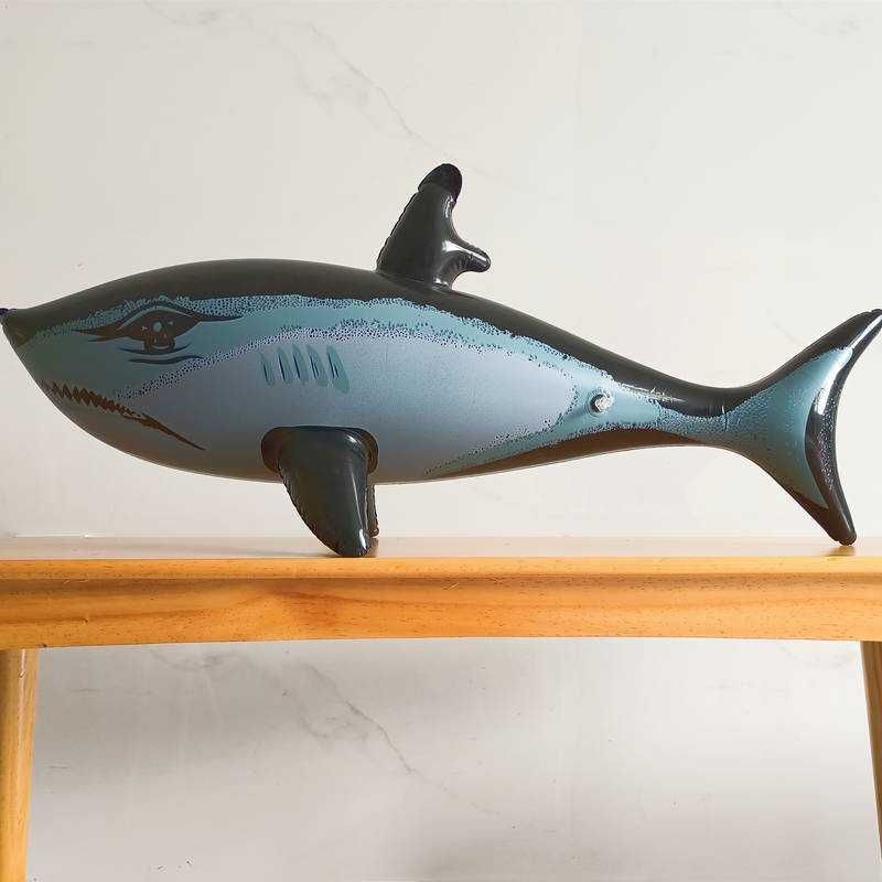Fajny dmuchany rekin długości 85 cm (nowy)