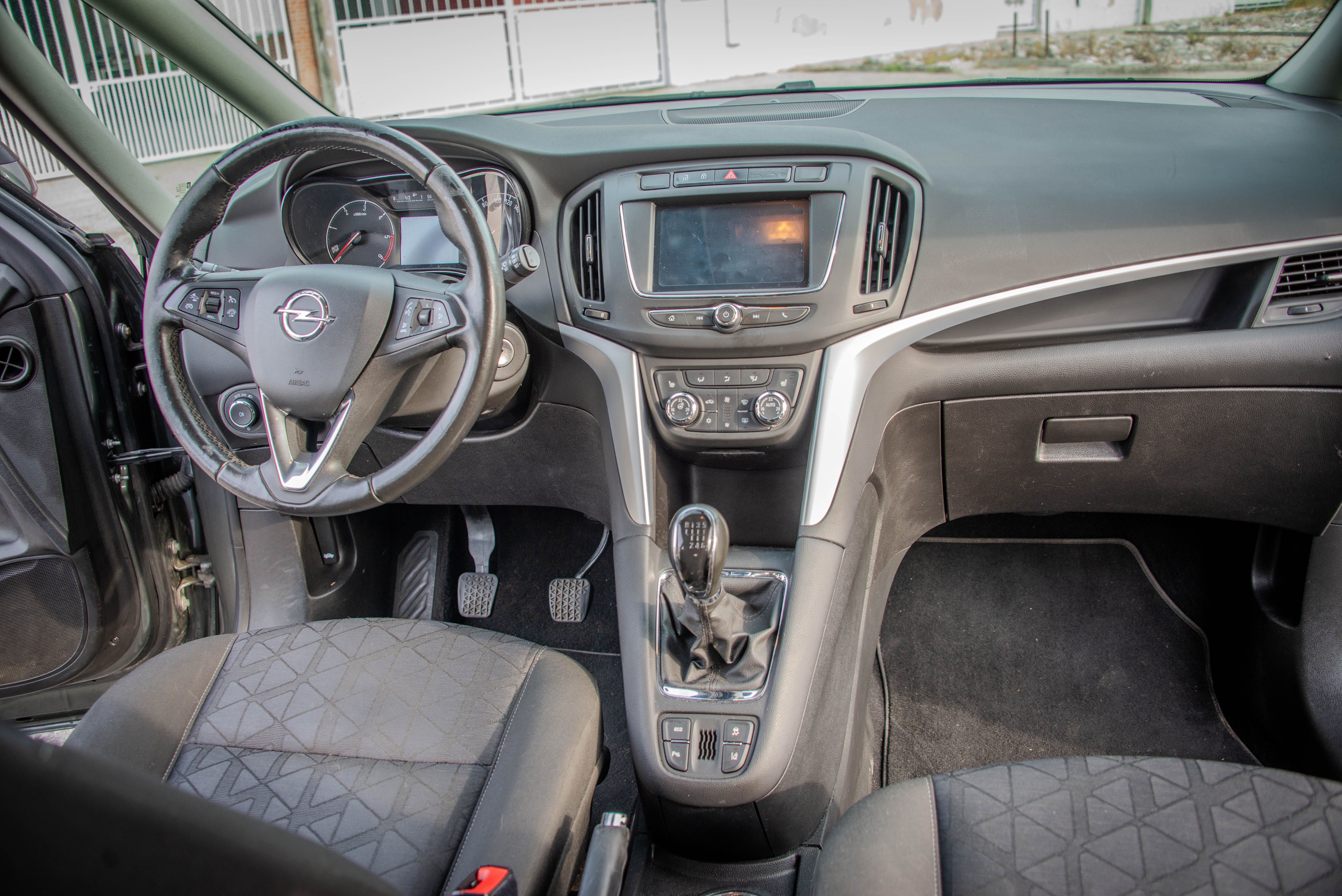 Opel Zafira 2019