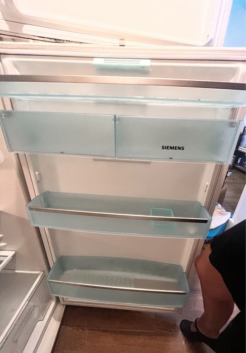Frigorifico de tamanho grande e em muito bom estado! Marca Siemens