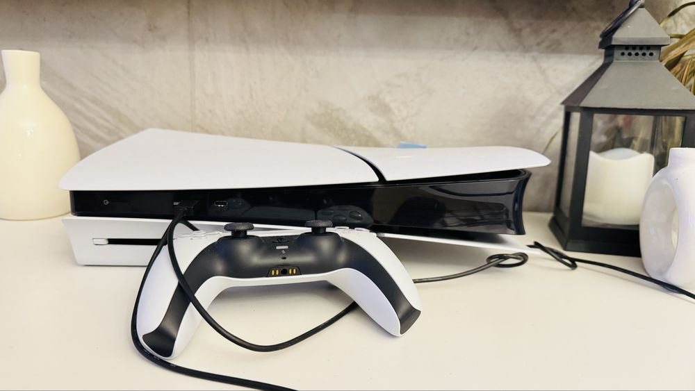 Playstation 5 bought in 2024, conditionis next to new