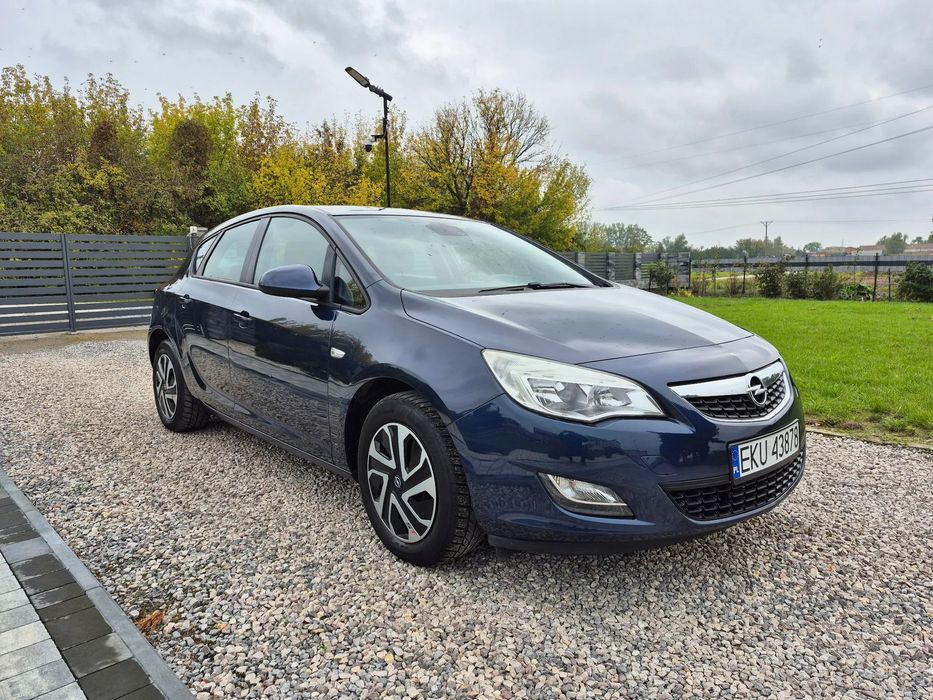 Opel Astra 1.6Benzyna+GAZ |!AUTOMAT!|Czujniki|Zadbana|2011R | Pierwszy właściciel