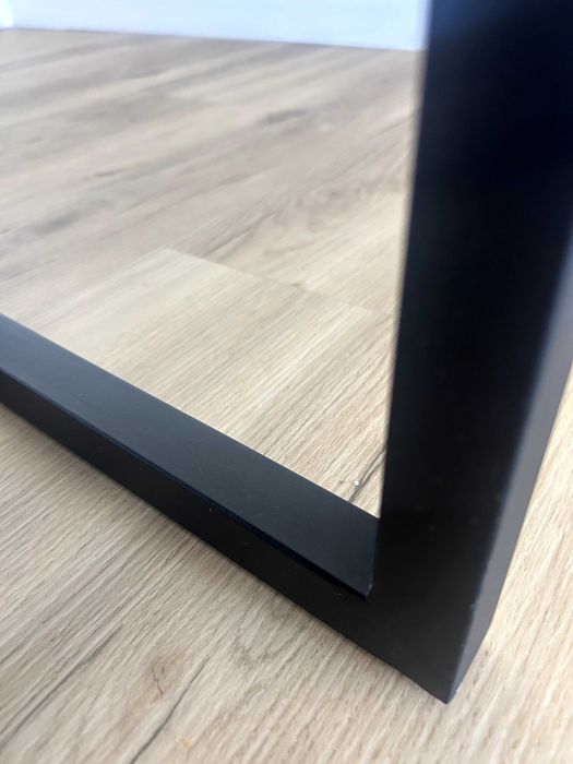 Mesa de centro artística – madeira preto e branco com pés de aço