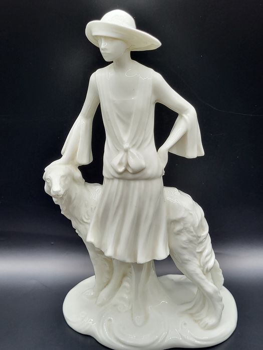 Porcelanowa figurka Clara Royal Worcester