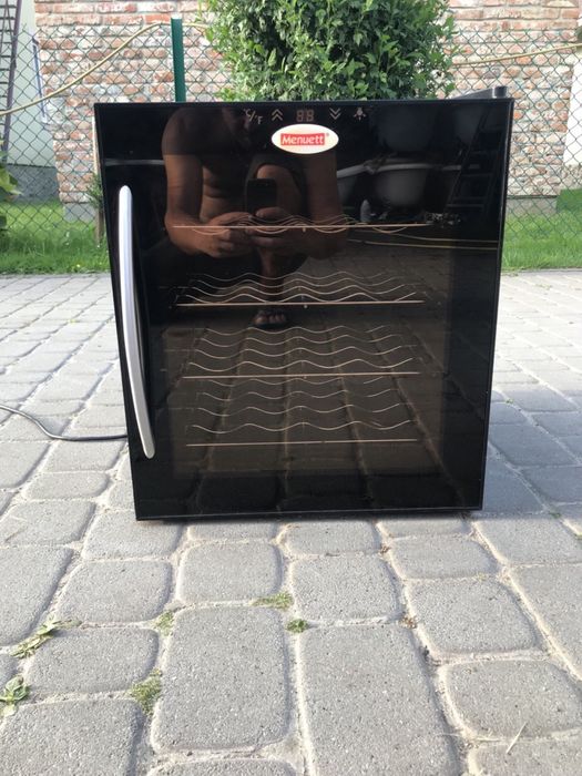 Винний холодильник винна шафа