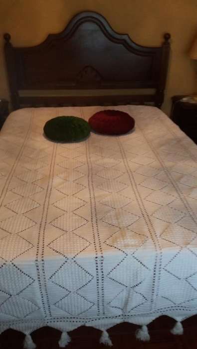 Colcha de renda feita à mão