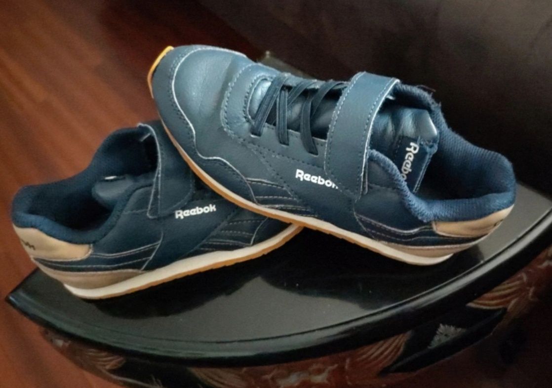 Sapatilhas Reebok tamanho 32