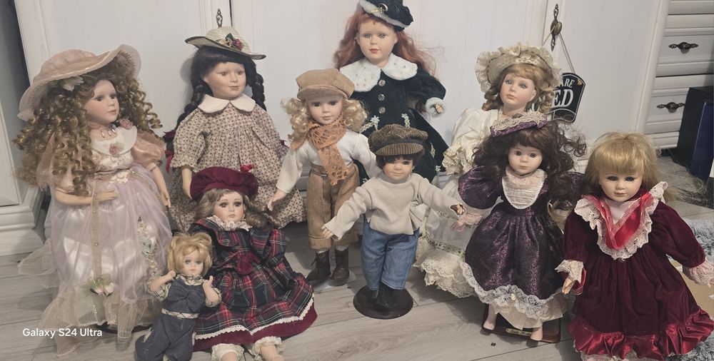 Piękna kolekcja lalek