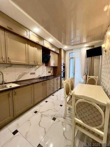 Оренда 3 кім, дворівневої квартири вул. Щепова 
Вул. Малоголосківська