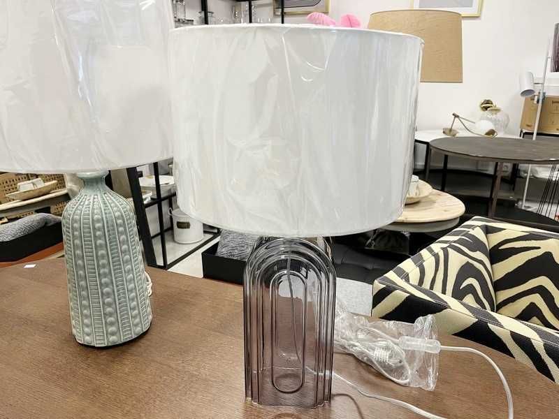 Duża lampa stołowa Bela ze szklaną podstawą Ø30H50cm