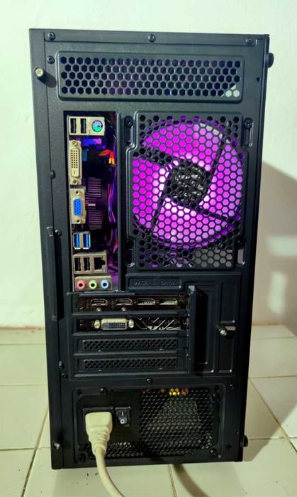 GAMING PC i5 7500 + RX 580