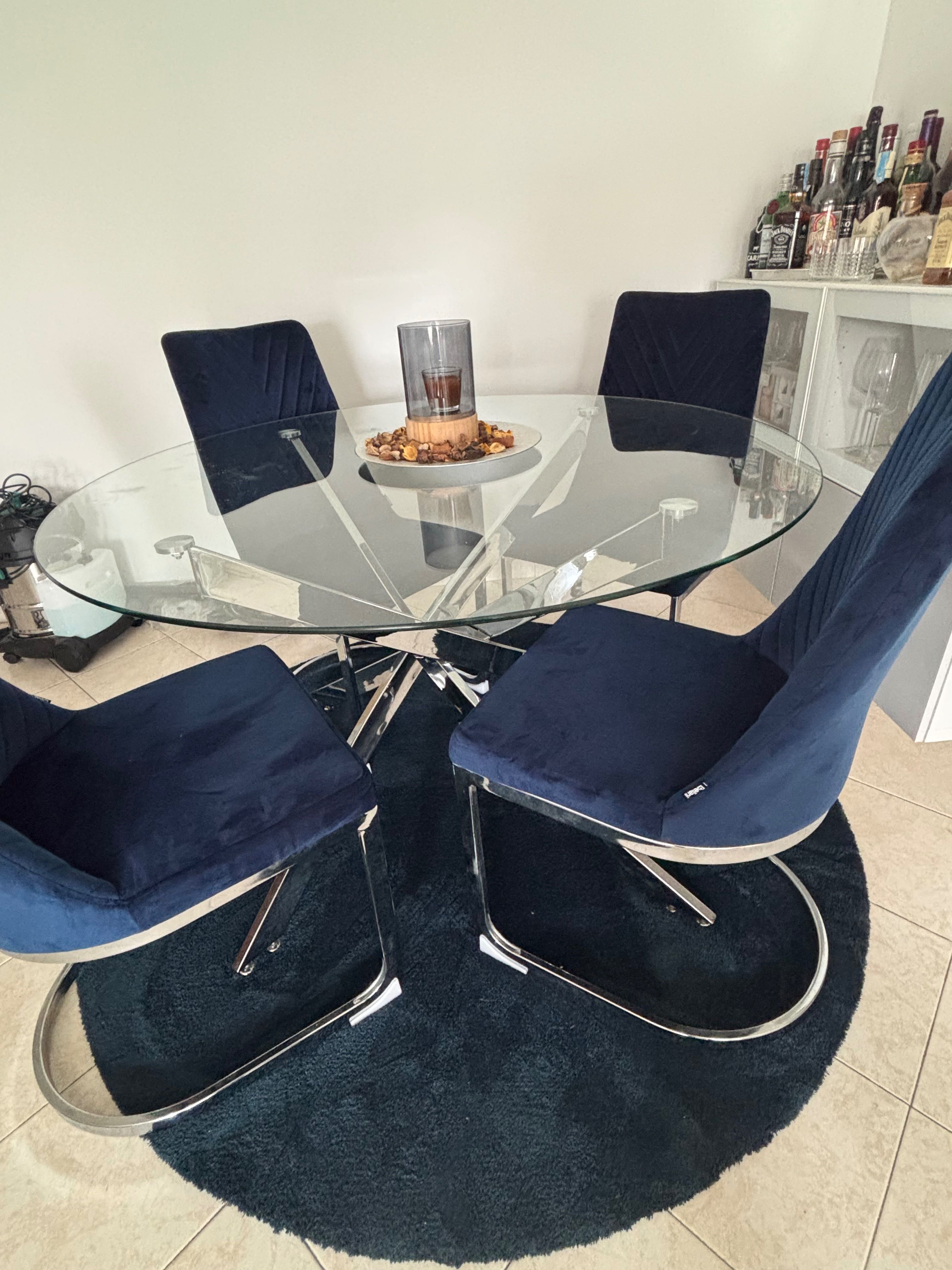 Mesa de jantar + 4 cadeiras
