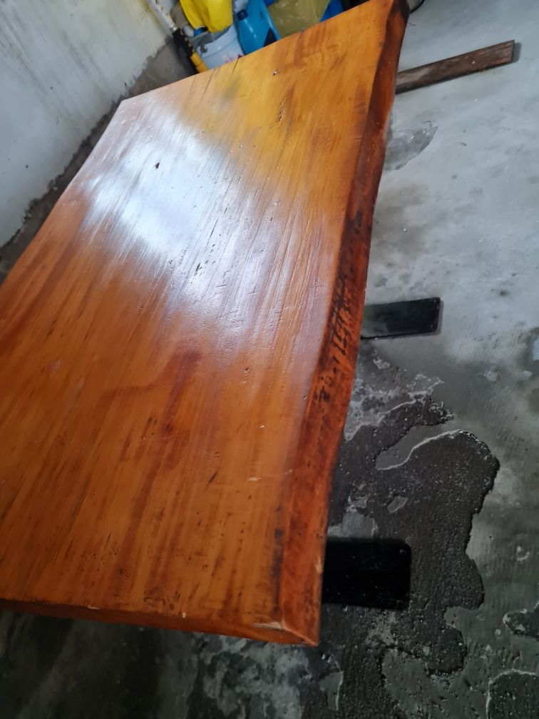 Stół drewniany ,metalowe nogi.