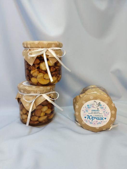 подарункові набори/крем-мед/горіхи з медом