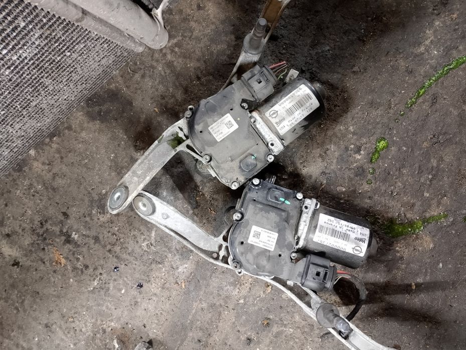 Mechanizm wycieraczki przód  opel Zafira c