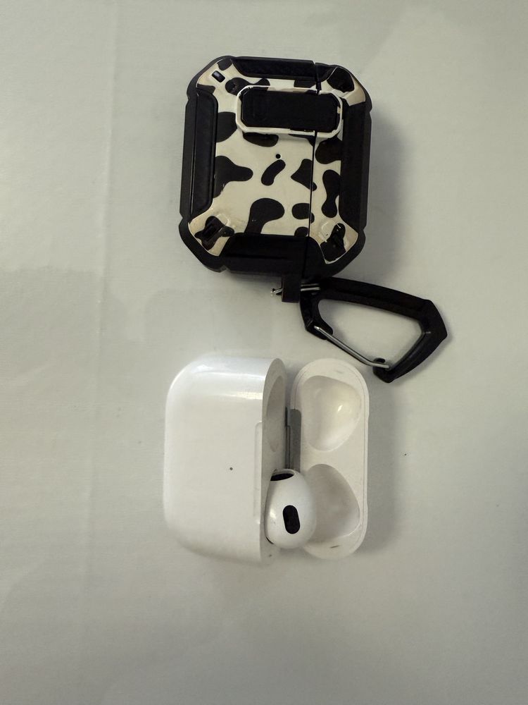 Оригінальний навушник правий Airpods 3 з MagSafe Charging Case (MME73)