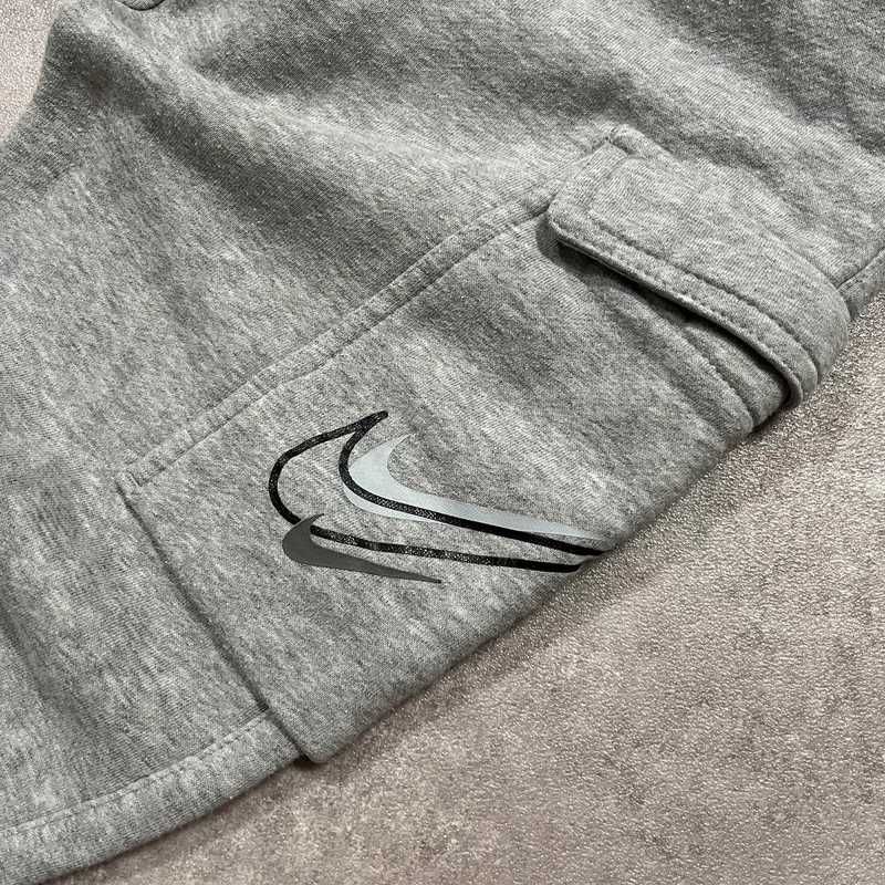 Spodnie Dresowe Nike Cargo Sweatpants Swoosh Swag Trendy Sport