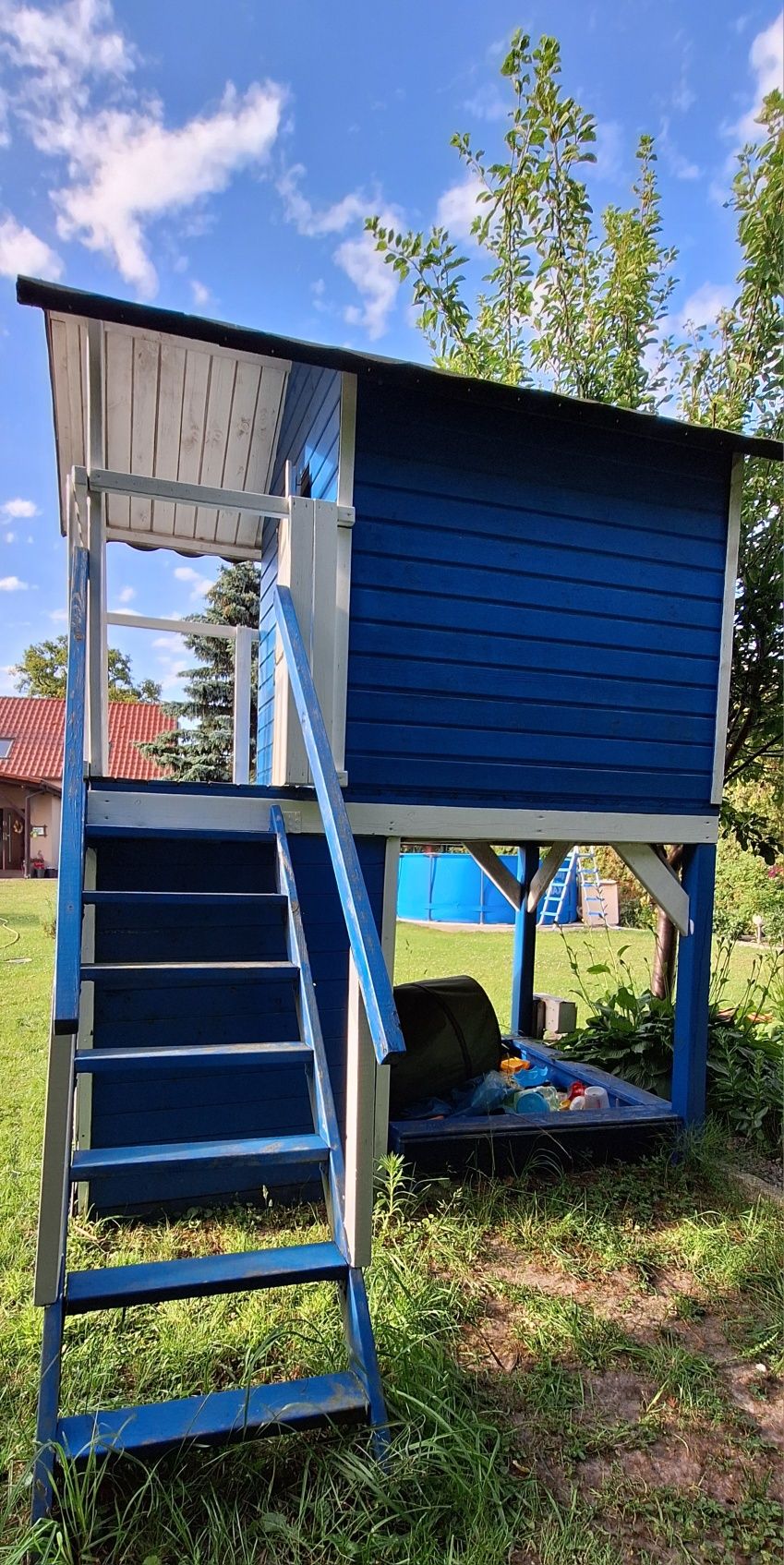 Domek drewniany dla dzieci ze ślizgiem, piaskownicą, schowkiem
