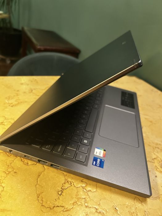 Portátil Aspire 5  (15,6” Intel Core i7 - RAM 16GB - SSD de 512GB)